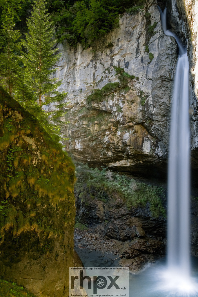 Diesbachfall | Stimmungsvolle Fotokunst aus Luzern. Erlebe den Pilatus, den See und die Stadt Luzern in exklusiven Aufnahmen in der Fotogalerie & Shop. - Realisiert mit Pictrs.com