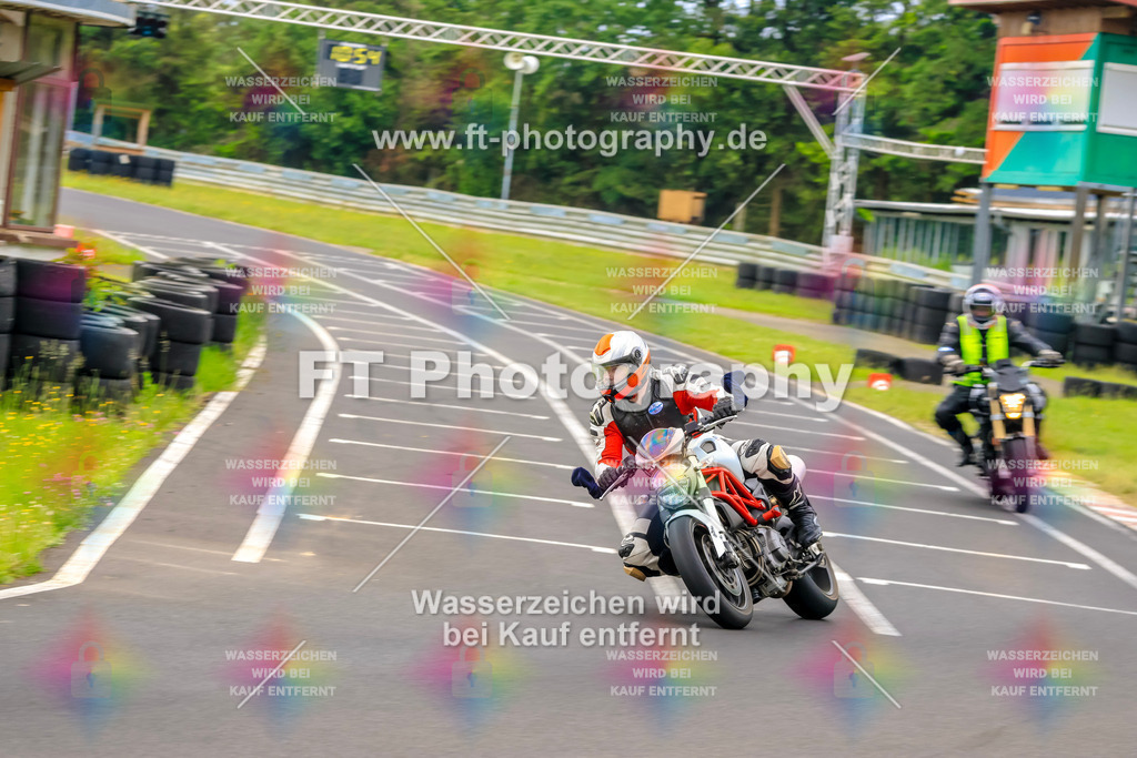 VBK-7724 | Hier findet Ihr Bilder von Touristenfahrten auf der Nürburgring Nordschleife oder von anderen Veranstaltungen die ich besucht habe. Viel Spass beim Durch Schauen 