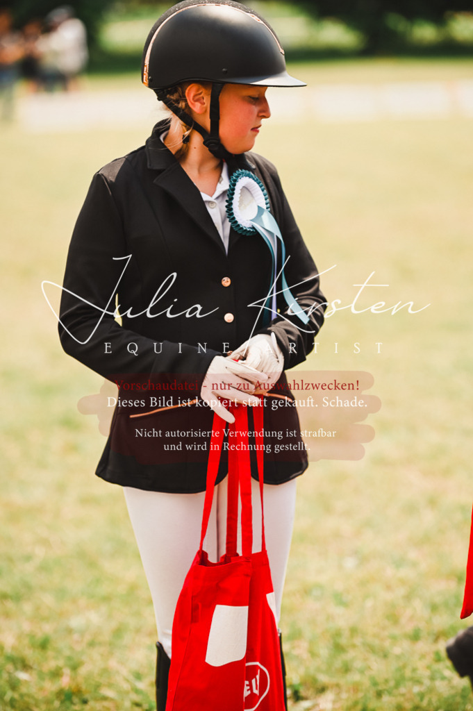 DSC_6409 | Pferde- und Turnierfotografie in Westsachsen. Pferdeportraits, Auftragszeichnungen und intuitive Kunst.