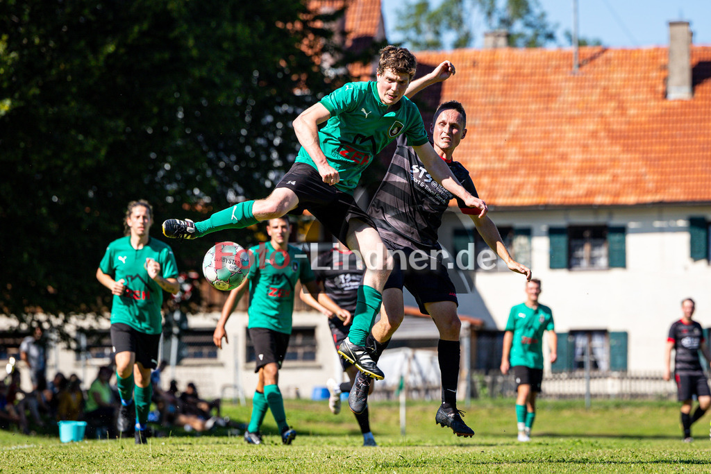 SV Wessobrunn-Haid gegen FC Wildsteig/Rottenbuch II | Fußball A-Klasse Gruppe B Herren, SV Wessobrunn-Haid gegen FC Wildsteig/Rottenbuch II, 20240811,Duell zwischen Christoph ELSENHANS (Wildsteig-Rottenbuch 4) und Andreas TIMMERMANN (Wessobrunn-Haid 14),2024-08-11 in Wessobrunn (Sportpark Wessobrunn), Christoph ELSENHANS (Wildsteig-Rottenbuch 4), Andreas TIMMERMANN (Wessobrunn-Haid 14)Copyright: WolfgangxLindner www.foto-lindner.de