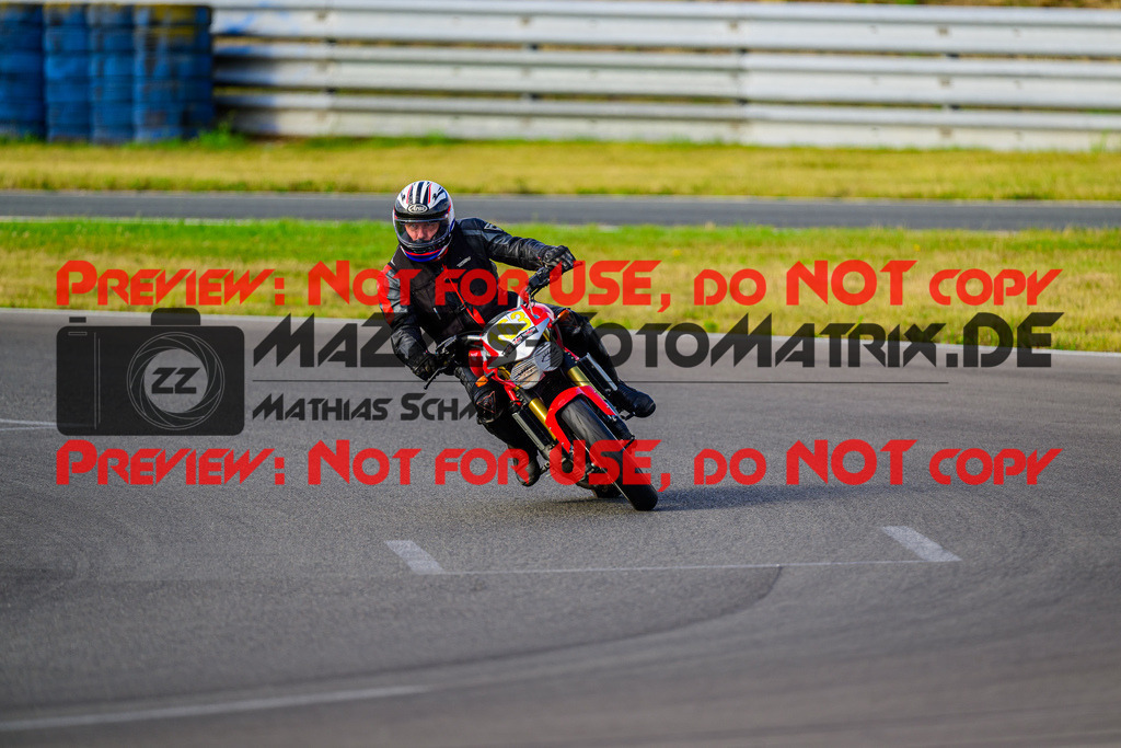 MaZZes_FotoMatrix_240724_6007705_2-532 | GELB