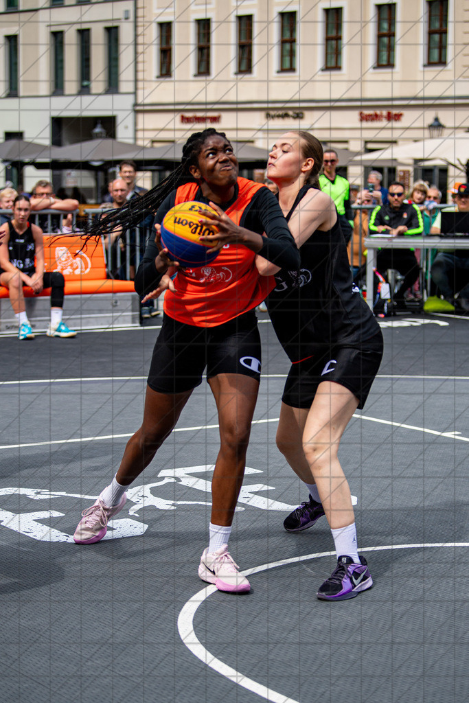 DIE FINALS 2025 | Dt. Meisterschaft 3x3 U18w | Team allfrisch JuniorPanters (black) vs. Dream Team (orange) //  01.08.25: DIE FINALS 2025 | Dt. Meisterschaft 3x3 U18w / Dresden / Deutschland  //   CREDIT:www.bullenfotos.de, Martin König, Hörner Weg 40, D-49078 Osnabrück, +4917663732967 // Nutzung und Weitergabe nur zu den vereinbarten Zwecken. Presseanfragen an Ersteller. Alle Rechte beim Ersteller. Honorierung nach MFM. - Realisiert mit Pictrs.com