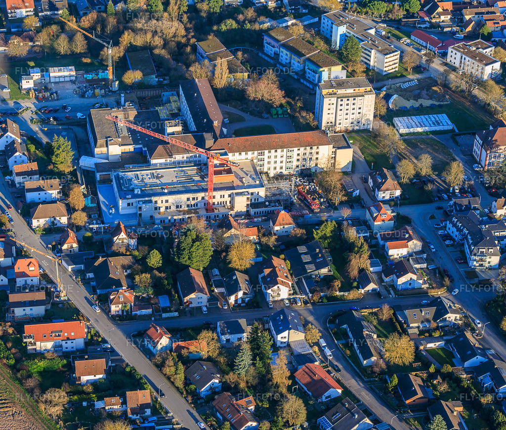 Luftbild: Baustelle zur Erweiterung der Asklepios Südpfalzklinik Kandel in Kandel im Bundesland Rheinland-Pfalz in Deutschland. Foto: IMG_153295.jpg vom 01.03.2026 durch Werner Riehm/FLY-FOTO.deAsklepios Südpfalzklinik Kandel - Asklepios Südpfalzklinik Kandel