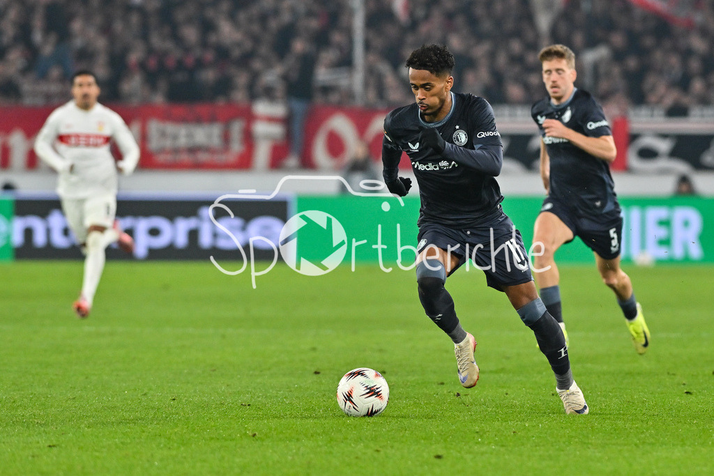 VfB Stuttgart - Feyenoord Rotterdam | STUTTGART, DEUTSCHLAND - 6. NOVEMBER: am Ball Goncalo BORGES (Feyenoord Rotterdam 11) Einzelfoto / Freisteller beim Ligaspiel zwischen dem VfB Stuttgart und Feyenoord Rotterdam am 4. Spieltag der Europa League in der MHP-Arena am 06.11.2025