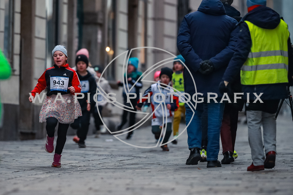 SILVESTERLAUF LINZ 25 | Linz, AUSTRIA, 31. Dezember 25, TRIRUN SILVESTERLAUF LINZ 25 , Image shows: 
Photo: WAPICS / BINDER Manuel
