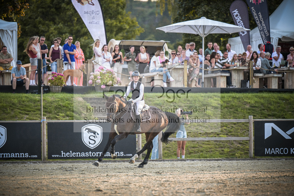 DOS_1687 | Entdecke hochwertige Reitturnierfotos von Foto Oger. Professionell, emotional und authentisch – jetzt Lieblingsmomente im Shop bestellen.Deutschlandweite Turnierfotografie. - Realisiert mit Pictrs.com