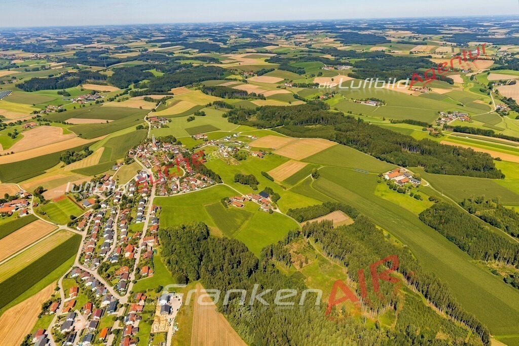 bild-maps-niederbergkirchen-bild-von-oben-2076-jahr-2025 | Luftaufnahme der Stadt Niederbergkirchen - Die Luftaufnahme wurde 2025 vom UL-Flugzeug heraus erstellt ( keine Drohne ) - Hochauflösende Luftaufnahme - für professionelle Ausdrucke geeignet. Die Geschenkidee !Mit Lizenz und Bildrechte bestellbar