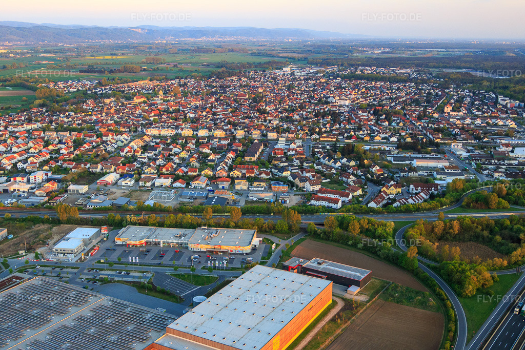 Luftbild: dm-drogerie markt in Lorsch im Bundesland Hessen in Deutschland. Foto: IMG_077913.jpg vom 23.04.2015 durch Werner Riehm/FLY-FOTO.dedm-drogerie markt - dauerhaft günstig online kaufen