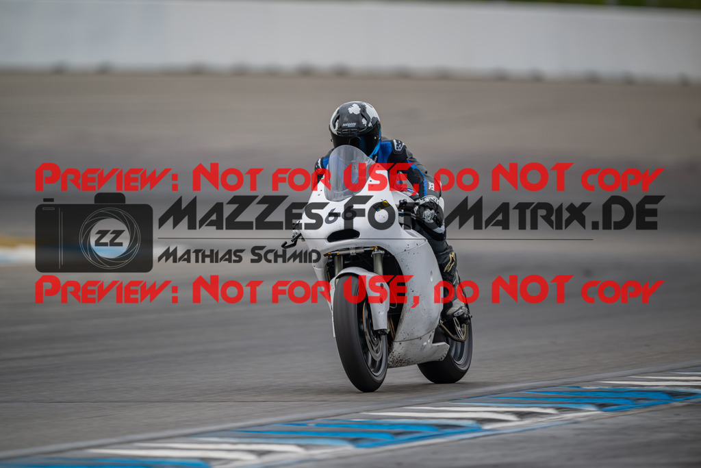 MaZZes-Fotomatrix-20260809-576965 | R1