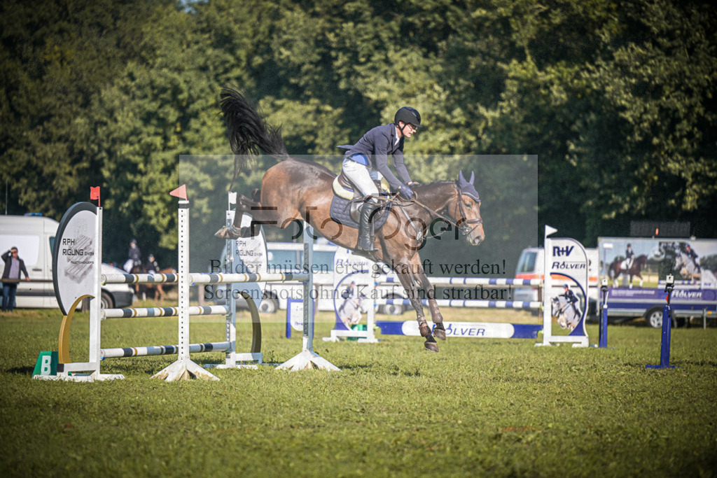 DOS_1056 | Entdecke hochwertige Reitturnierfotos von Foto Oger. Professionell, emotional und authentisch – jetzt Lieblingsmomente im Shop bestellen.Deutschlandweite Turnierfotografie. - Realisiert mit Pictrs.com