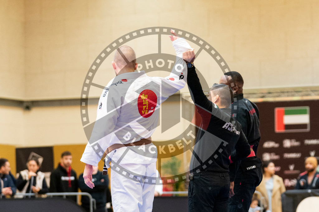 20231118PBB10695 | Fighters compete during the AJP Tour 600 Frankfurt Championship in Frankfurt/Main, Germany, on November 18, 2023.