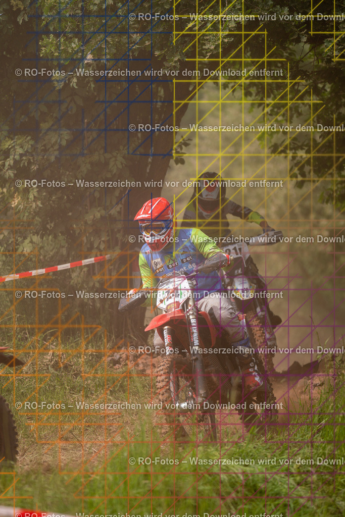 Wolfshausen 3 Lauf -325 | Sportfotografie von RO-Fotos: Motorsport, Motocross, Enduro, Laufveranstaltungen und Triathlon. Professionelle Fotos von Sportlern und Events. - Realisiert mit Pictrs.com