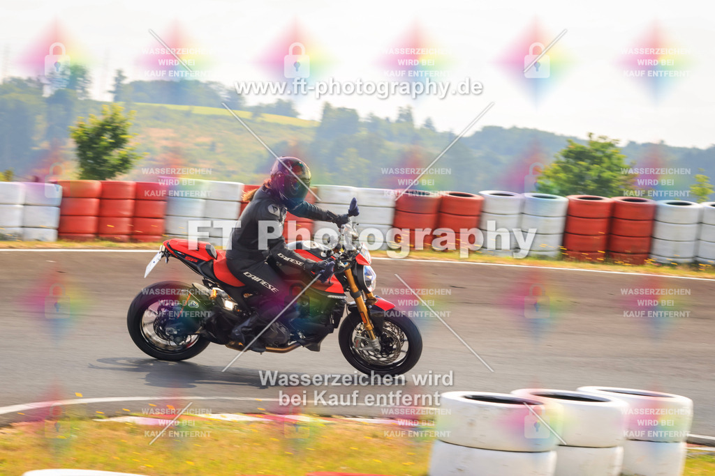 _DSK2404 | Hier findet Ihr Bilder von Touristenfahrten auf der Nürburgring Nordschleife oder von anderen Veranstaltungen die ich besucht habe. Viel Spass beim Durch Schauen 