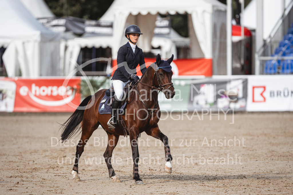 240906_BuCha_Pony-L-6j-229 | Deine schönsten Turniermomente als professionelle Fotos! Entdecke hochwertige Pferdesport-Fotografie im Online-Shop. Jetzt Fotos finden & bestellen!