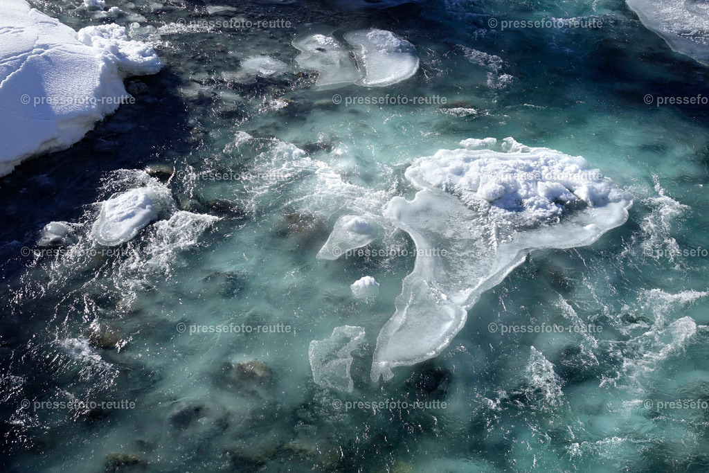 welltvi-Lechfluss-Winter_24Jan2019-Stockach_DSC2233 | Info aus dem Bezirk Reutte/Ausserfern Tirol sowie eine umfangreiche Bilddatenbank über die gesamte Region: Lechtal, Talkessel Reutte, Tannheimertal, Zwischentoren. Lech, Plansee, Zugspitze, Grenztunnel, B179, Fernpassstraße, Verkehr, Lawinen, Tradition, - Realisiert mit Pictrs.com