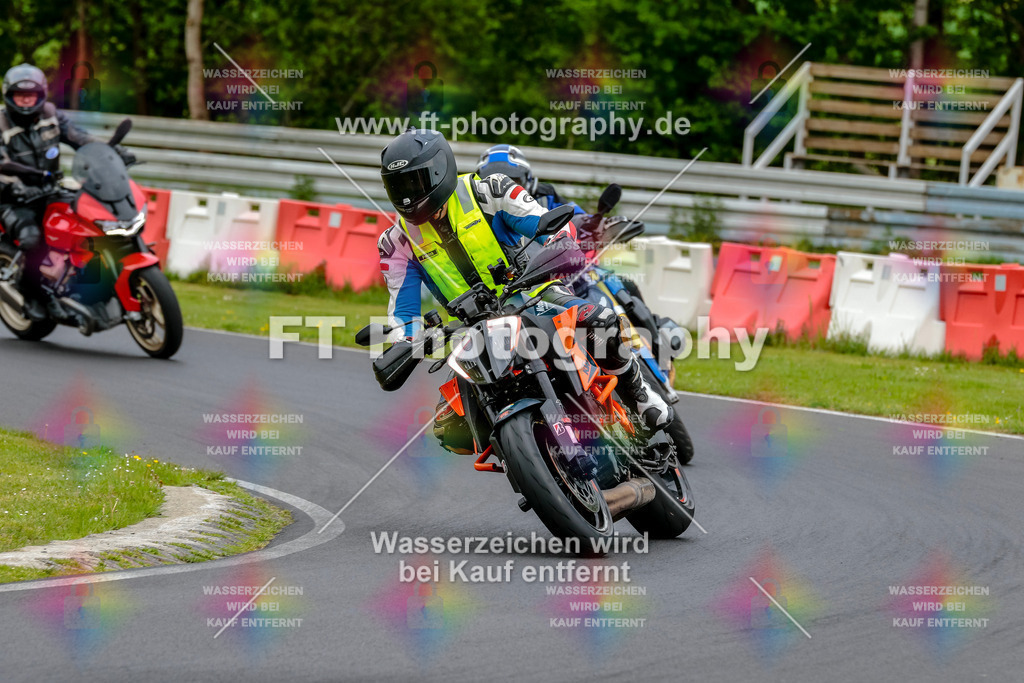 MotoTeamVBK-20337 | Hier findet Ihr Bilder von Touristenfahrten auf der Nürburgring Nordschleife oder von anderen Veranstaltungen die ich besucht habe. Viel Spass beim Durch Schauen 