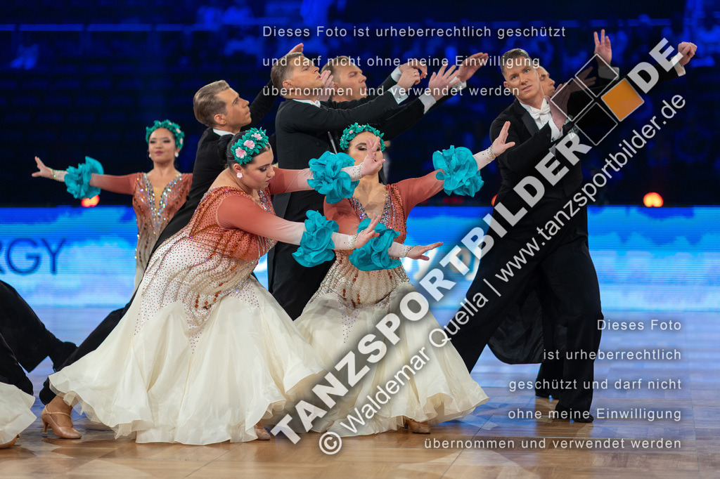 20251206-00791 | Hier finden Sie Tanz Bilder vom Latein und Standard Formationen tanzen. Sportbilder vom Tanzsport. Schöne Fotos und von Weltmeisterschaft, Europameisterschaft, Bundesliga, Regionalliga, Oberliga und Landesliga sowie von GOC Stuttgart, DanceComp, WM Bremen