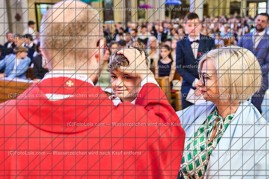 ALP1198_PfarrFirmung Wieselburg_Firmvorgang | (C)FotoLois.com, Alois Spandl, Firmung in der Pfarrkirche Wieselburg mit Generalvikar Dr. Christoph Weiss, Dechant Pfarrer Daniel Kostrzycki und Monignore Franz Dammerer, Sa 15. Juni 2024.