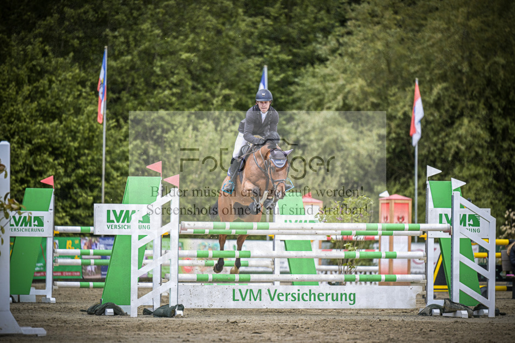 DOS_6114 | Entdecke hochwertige Reitturnierfotos von Foto Oger. Professionell, emotional und authentisch – jetzt Lieblingsmomente im Shop bestellen.Deutschlandweite Turnierfotografie. - Realisiert mit Pictrs.com