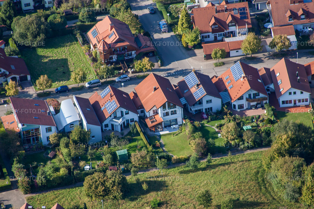 Luftbild: Mozartstr im Ortsteil Langensteinbach in Karlsbad im Bundesland Baden-Württemberg in Deutschland. Foto: IMG_45171.jpg vom 21.09.2011 durch Werner Riehm/FLY-FOTO.de