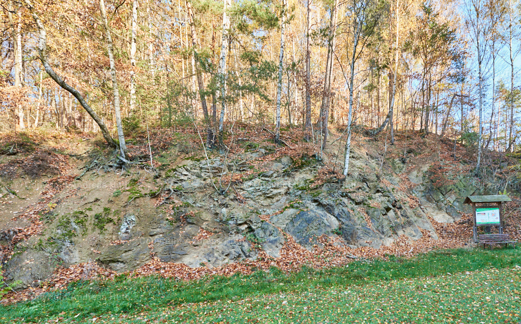 Geologische Störung mit Brekzien | Bedeutsame Landschaften Deutschlands - Realisiert mit Pictrs.com