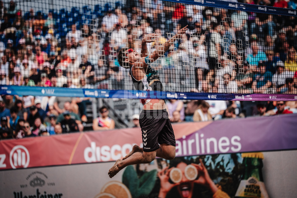 Beachvolleyball | Männer | Deutsche Meisterschaften 2025 Timmendorfer Strand | 05.09.2025 | Lui Wüst beim Angriff