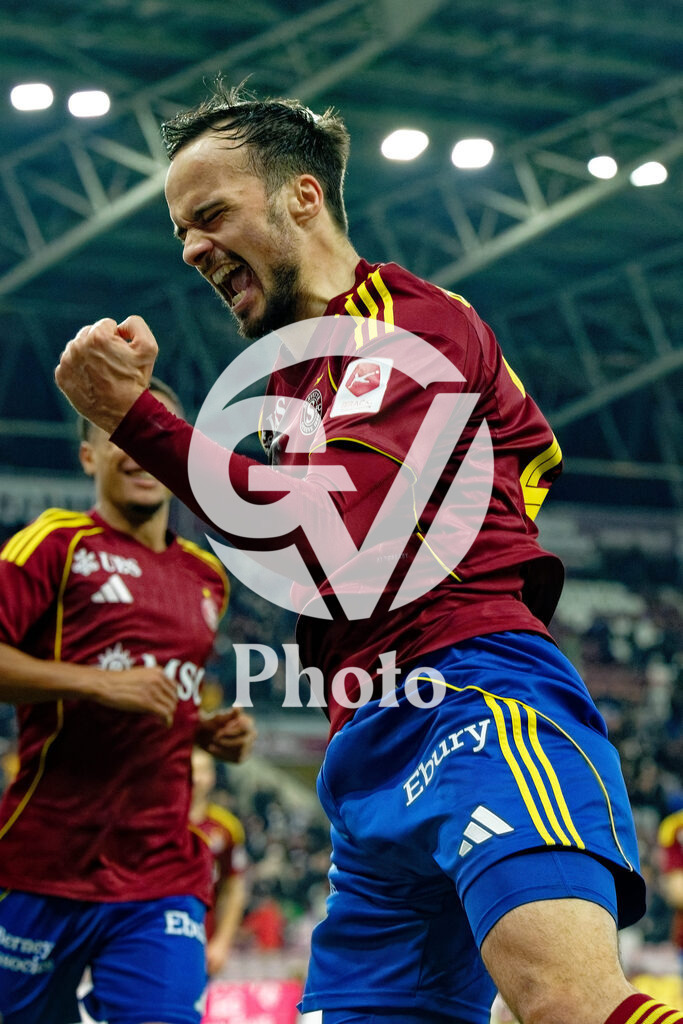 Brack Super League - Servette FC v FC Sion | Jeremy Guillemenot (21 Servette FC) celebrates after scoring his team's second goal  during the Brack Super League match between Servette FC and FC Sion at Stade de Geneve in Geneva, Switzerland