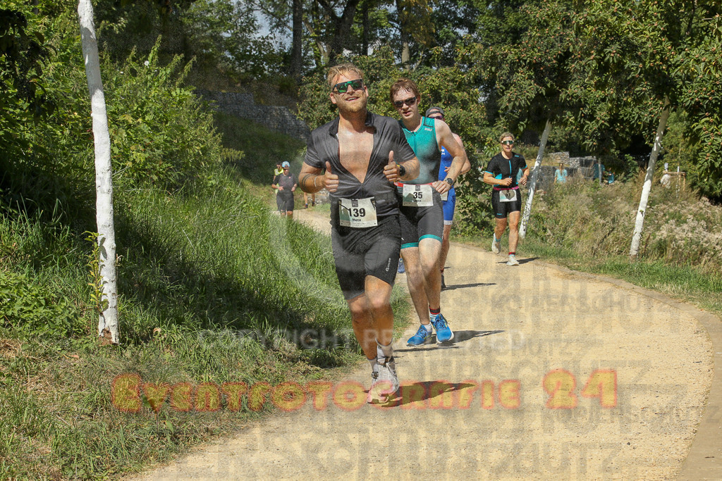 250824_1232_EX1_9674 | Sportfotografie im Rhein-Sieg Kreis, Köln, Bonn, NRW, Rheinland Pfalz, Hessen, etc. Unser Tätigkeitsfeld umfasst den Laufsport vom Volkslauf über den Marathon, Duathlon, Triathon bis zum Ultralauf wie Kölnpfad Ultra oder Schindertrail.