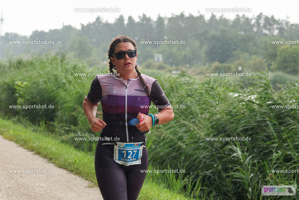 LUR_1388 | 34. M-net Erlanger Triathlon 2025 #erlangertriathlon  #mnettriathlon2025 #mnettriathlon #team #olympischedistanz #mitteldistanz #triathlon #maindonaukanal  #erlangertriathlon2025 #yourpictrs #tv1848 #tv1848erlangen  #triathlonbayern #sportinerlangen #demsportverbunden #sportshot_your_pictrs Copyright: www.sportshot.de
