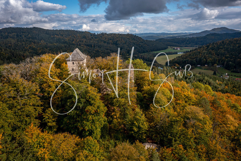 Burgruine Stockenfels im Herbst I | simonsuess - Realisiert mit Pictrs.com