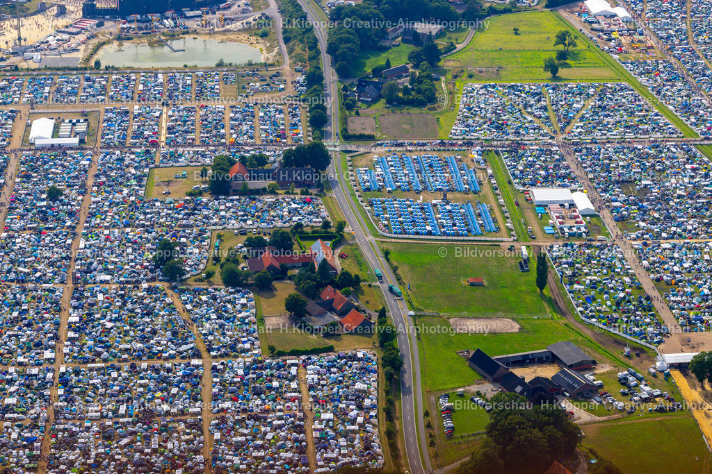 Luftbild Weeze-5249 | Luftaufnahme Gelände des " PAROOKAVILLE - Electronic Music Festival " in Weeze - Realisiert mit Pictrs.com