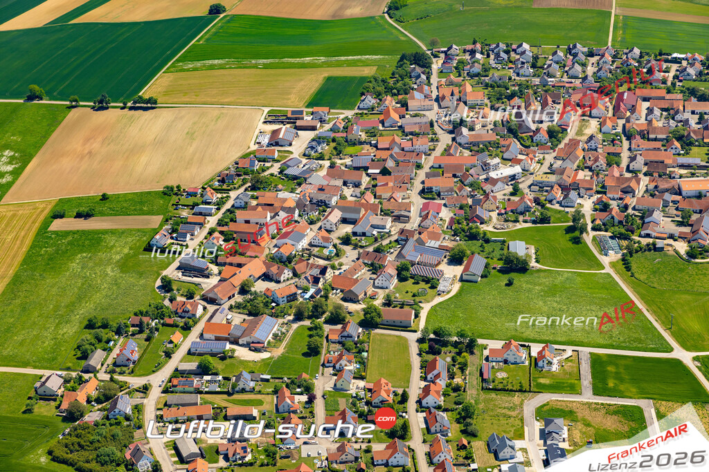 Die Luftaufnahme Muendling - Harburg wurde 2022 vom Flugzeug aus (keine Drohne) erstellt. Hohe Auflösung -für große Poster und Wandbilder geeignet - Garantiert!