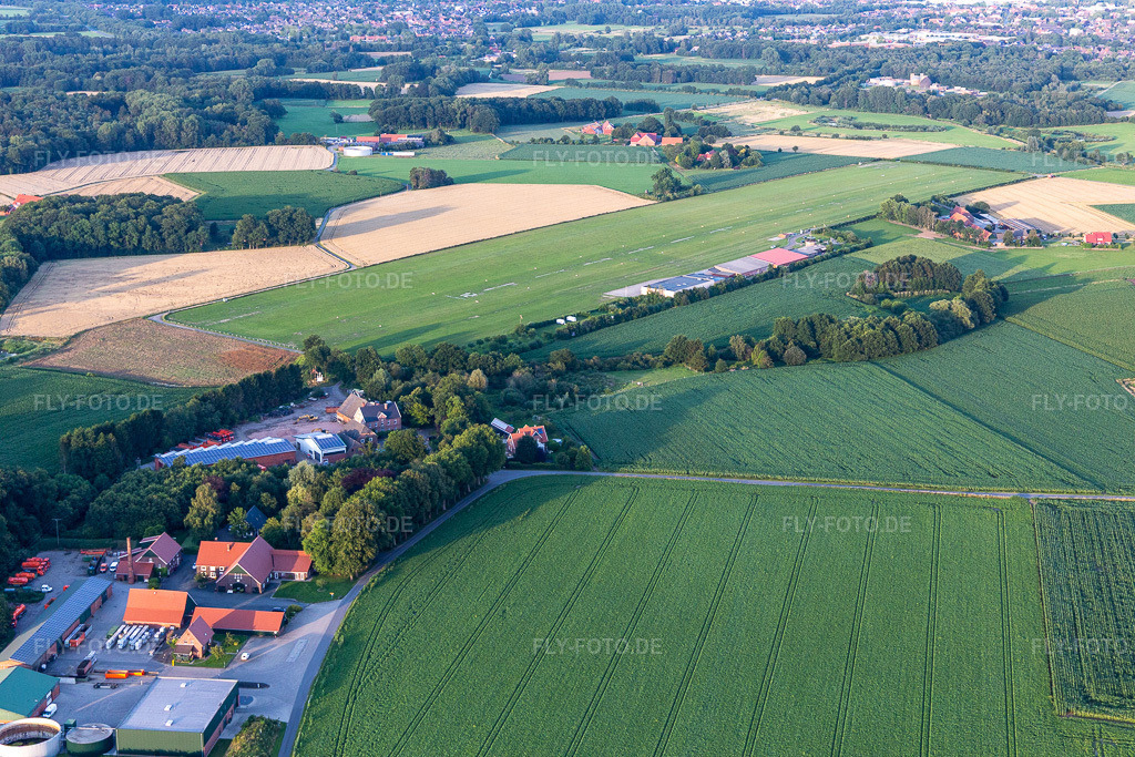 Luftbild: Flugplatz Borken-Hoxfeld im Ortsteil Hoxfeld in Borken im Bundesland Nordrhein-Westfalen in Deutschland. Foto: IMG_008029.jpg vom 12.07.2020 durch Werner Riehm/FLY-FOTO.de