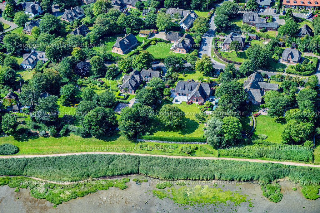 Sylt_Keitum_Kapitänshaus_Am_Wattenmeer_Alter_Kirchweg_ELS_3431130825 | SYLT 13.08.2025 Käpitänshaus Alter Kirchweg am Wattenmeer an der Meeres-Küste in Keitum auf der Insel Sylt im Bundesland Schleswig-Holstein, Deutschland. // View of the sea coast street Am Kliff in Keitum on the island of Sylt in the federal state of Schleswig-Holstein, Germany. Foto: Martin Elsen