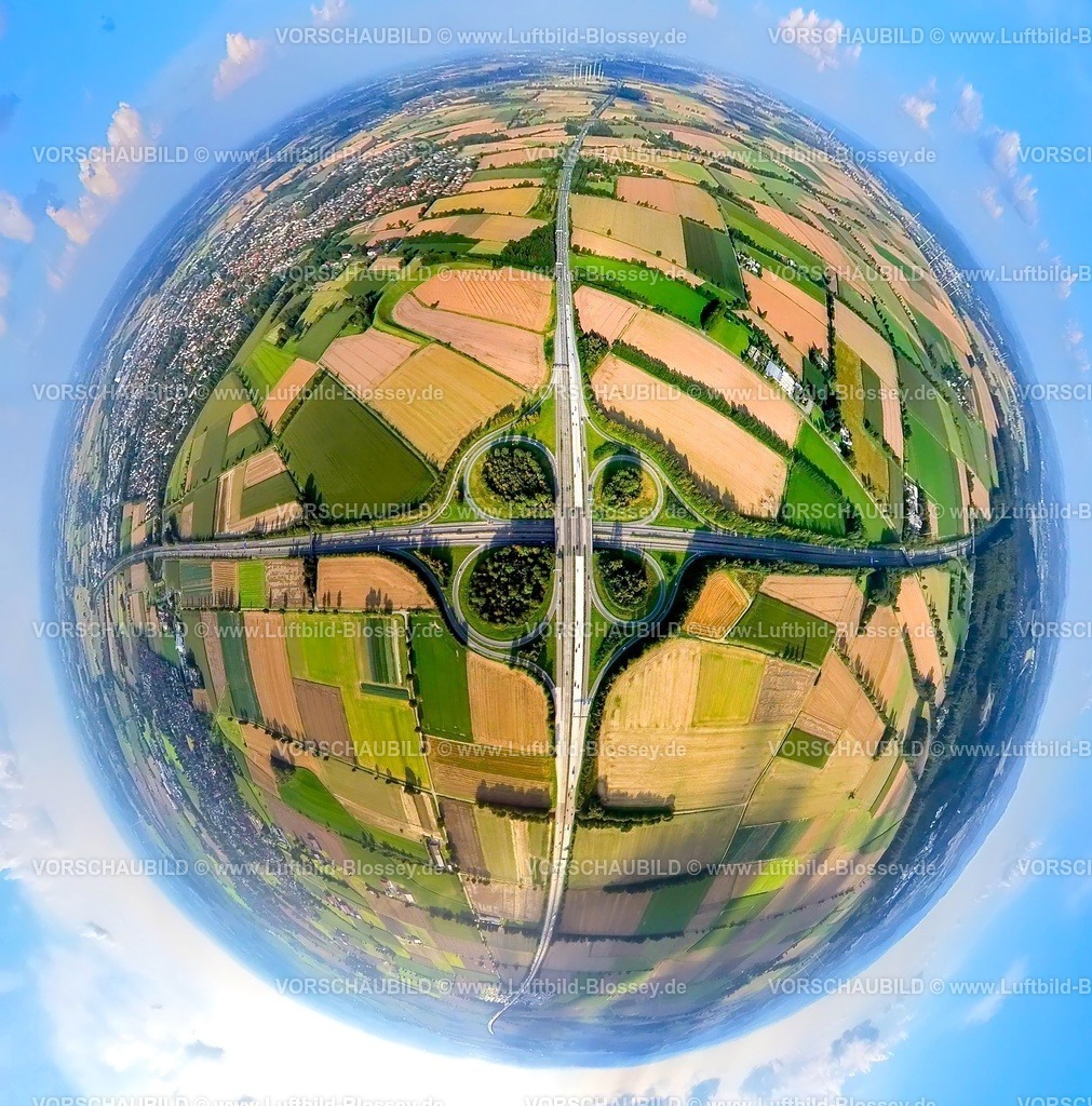 Werl230891050 A44 A445 BAB-Kreuz-2-topaz | Luftbild, Autobahnkreuz Werl, Autobahn A44 und Autobahn A445, Formen und Farben, Erdkugel, Fisheye Aufnahme, Fischaugen Aufnahme, 360 Grad Aufnahme, tiny world, Werl, Ruhrgebiet, Nordrhein-Westfalen, Deutschland