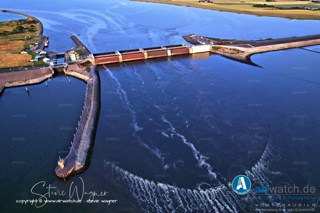 Eider-Sperrwerk - Nordfriesland  | Entdecken Sie atemberaubende Luftbilder und Fotografien auf airwatch.de - Tauchen Sie ein in eine Welt voller faszinierender Aufnahmen aus der Vogelperspektive.