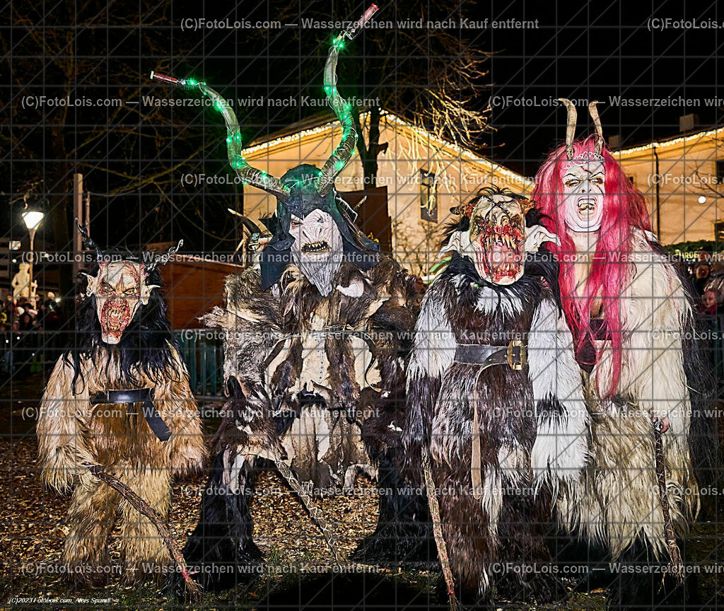 ALP5360_WIESELBURGER ADVENT_Perchtenlauf | (C)FotoLois.com, Alois Spandl, WIESELBURGER ADVENT, Perchtenlauf, So 10. Dez. 2023.