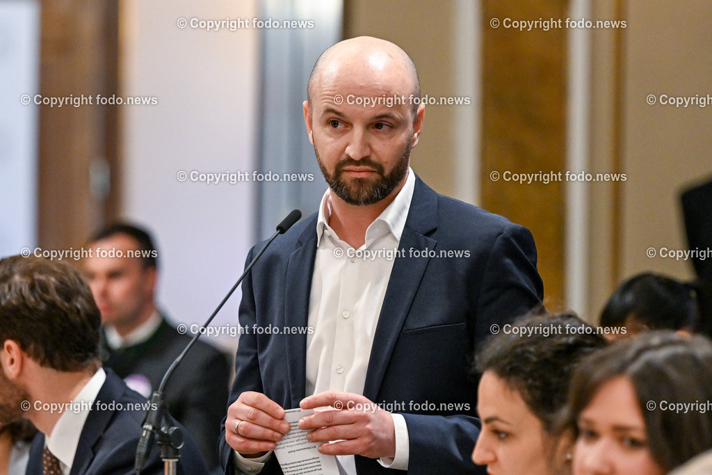 Landhaus Linz_ Promenade_ Landtagssitzung_ 07.03.2024-73 | 07.03.2024, Landhaus Linz AUT, Promenade, Landtagssitzung, im Bild Severin Mayr (Die Gruenen, Klubobmann)