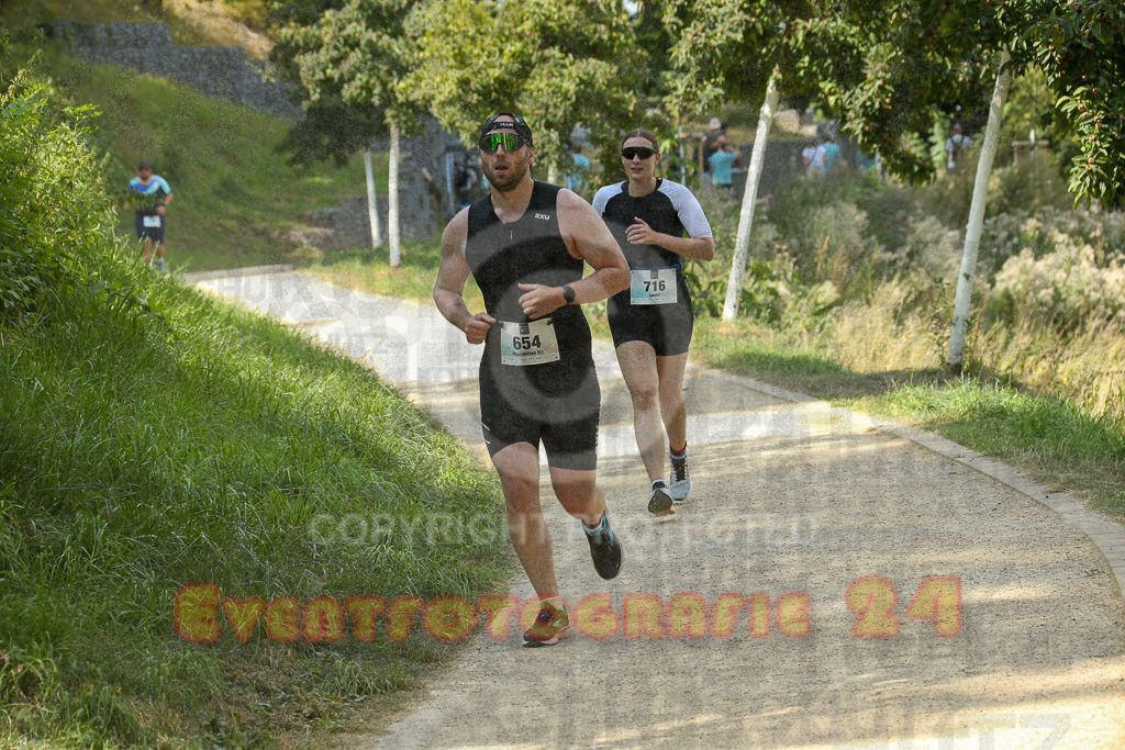 250824_1451_EX1_7848 | Sportfotografie im Rhein-Sieg Kreis, Köln, Bonn, NRW, Rheinland Pfalz, Hessen, etc. Unser Tätigkeitsfeld umfasst den Laufsport vom Volkslauf über den Marathon, Duathlon, Triathon bis zum Ultralauf wie Kölnpfad Ultra oder Schindertrail.