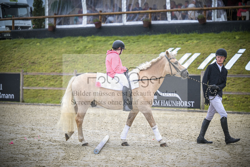 DOS_0196 | Entdecke hochwertige Reitturnierfotos von Foto Oger. Professionell, emotional und authentisch – jetzt Lieblingsmomente im Shop bestellen.Deutschlandweite Turnierfotografie. - Realisiert mit Pictrs.com