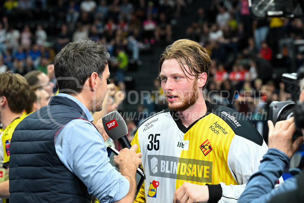 Zug United - HC Rychenberg - 25. April 2026 | Eric Kunz (#35 HC Rychenberg Winterthur) beim SRF-Interview am L-UPL Superfinal-Spiel zwischen Zug United und HC Rychenberg am 25. April 2026 in der BCF Arena, Fribourg, Schweiz.Bild: Sportfotografie Markus Aeschimann | www.markus-aeschimann.ch - Realisiert mit Pictrs.com