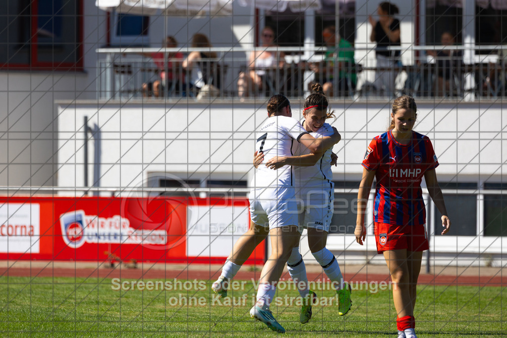20260906_120646_0117_(c)_by_PhotoPeet | Jubel beim 1:01.FC Donzdorf (weiß) vs. 1.FC Heidenheim 1846 (rot), Fußball, Frauen-Verbandspokal Gruppe 2, 2. Runde, Saison 2026/2027, Rasenplatz Lautertal Stadion, Süßener Straße 16, 73072 Donzdorf, 06.09.2026 - 11:00 Uhr,Foto: PhotoPeet / Sport- &amp; Eventfotografie / Peter Harich