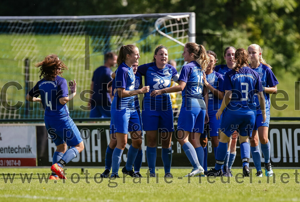 2023-09-09_086_FC_Langengeisling_gegen_TV_1864_Altoetting | Erding, Deutschland, 09.09.2023:
Fußball, Bezirksoberliga 2023 / 2024, 2. Spieltag, FC Langengeisling gegen TV 1864 Altötting, Endergebnis: 2:3

Jubel nach dem 2:1 durch ein Eigentor von Torfrau Isabella Kamhuber (TV 1864 Altötting, #1)

Foto: Christian Riedel / fotografie-riedel.net
