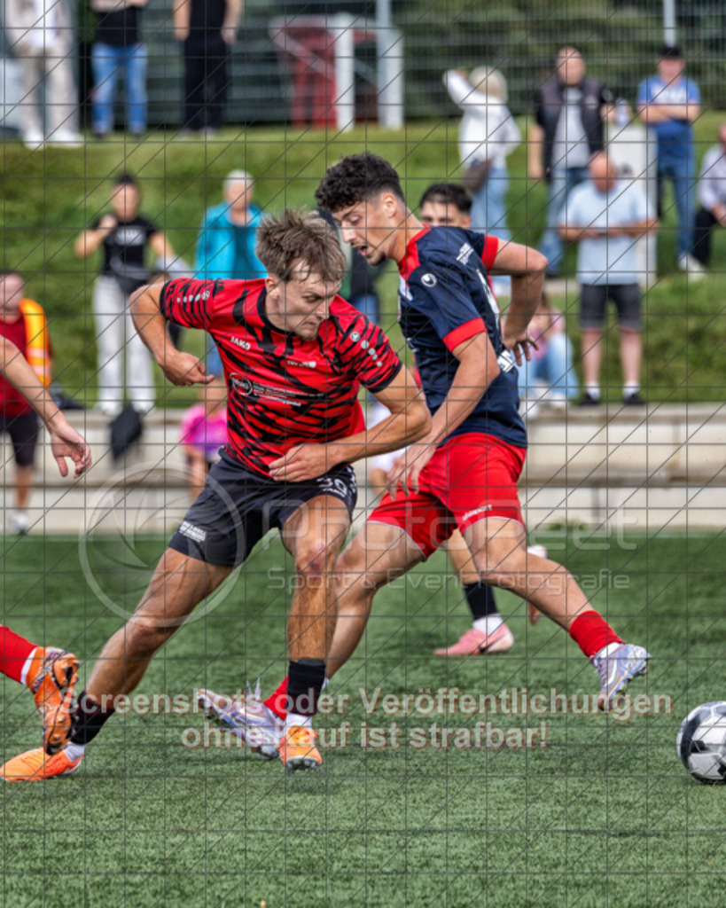 20250726_175436_0072-Bearbeitet-2 | #,TSV Bad Boll (rot/schwarz) vs. TSVGG Plattenhardt (blau/rot), Fussball, DB-Regio-WFW-Pokal - wfv, 1.Runde, Saison 2025/2026, Kunstrasenplatz, Erlengarten 37, 73087 Bad Boll, 26.07.2025 - 17:30 Uhr,Foto: PhotoPeet-Sportfotografie/Peter Harich