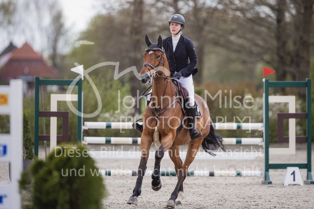 230426_HofSosath_Stil-L-541 | Deine schönsten Turniermomente als professionelle Fotos! Entdecke hochwertige Pferdesport-Fotografie im Online-Shop. Jetzt Fotos finden & bestellen!