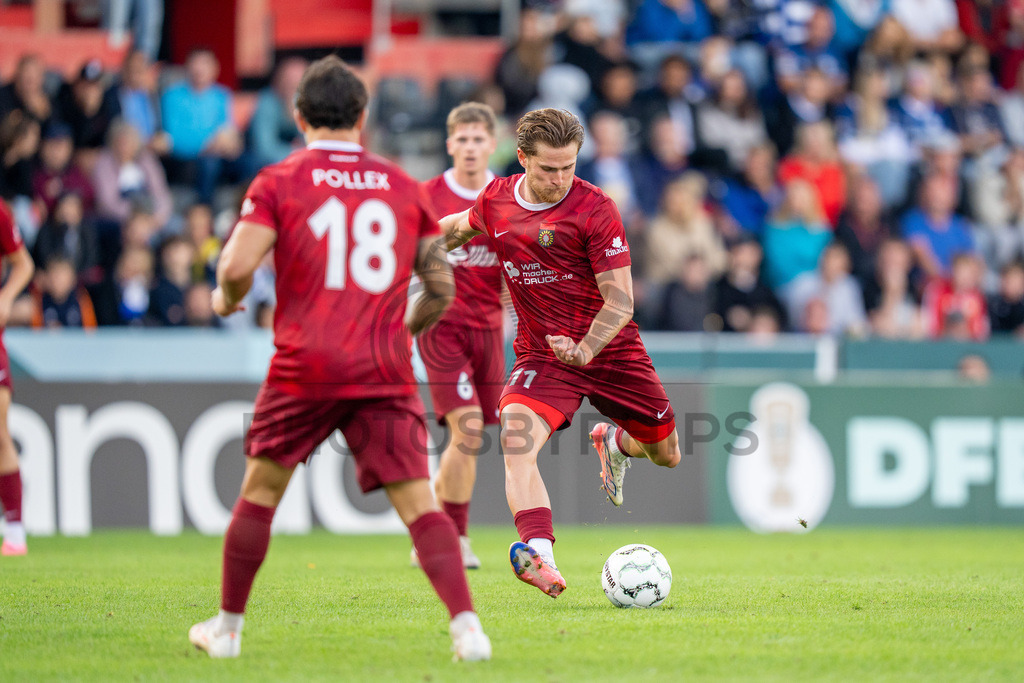 SG Sonnenhof Großaspach vs. Arminia Bielefeld, Fussball, DFB-Pokal, 1. Runde, 22.08.2026 | Tim Rossmann (SG Sonnenhof Großaspach, #11),SG Sonnenhof Großaspach vs. Arminia Bielefeld, Fussball, DFB-Pokal, 1. Runde, 22.08.2026,DFB regulations prohibit any use of photographs as image sequences and/or quasi-video