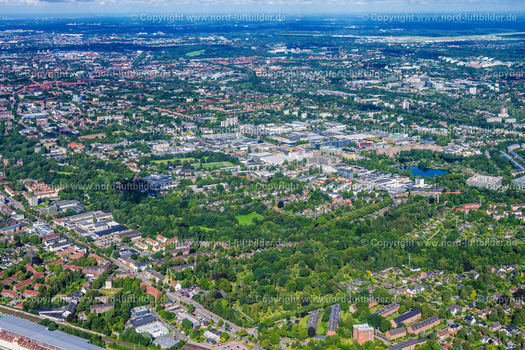 Hamburg_Wandsbek_Friedrichebertdamm_Gewerbegebiet_ELS_1251050823 | HAMBURG 04.08.2023 Industrie- und Gewerbegebiet am Friedrich-Ebert-Damm im Ortsteil Wandsbek an der Straße an der Straße an der Straße Friedrich Erbert Damm in Hamburg, Deutschland. // Industrial and commercial area on Friedrich-Ebert-Donm in the district Wandsbek on street on street on street Friedrich Erbert Damm in Hamburg, Germany. Foto: Martin Elsen