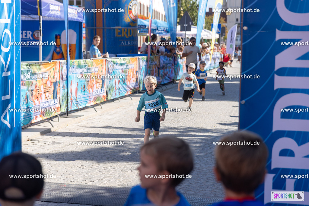 VJ__2937 | Stadtlauf Erding 2025 #stadtlauferding #erdingstadtlauf #stadtlauf_erding #laufmotivation #trisporterding #yourpictrs #sportshot_your_pictrs