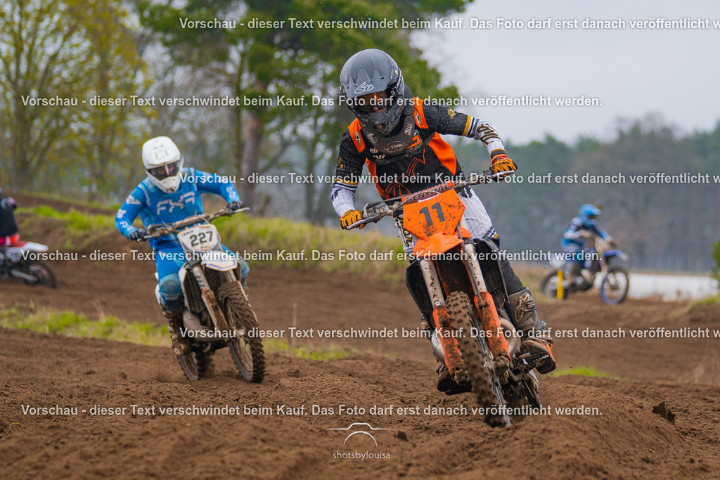 20260412_MCCBensdorf-1903 | Sportfotografin aus Berlin-Brandenburg mit Fokus auf Motocross. Ich halte deine sportliche Leistung und echte Emotionen auf und neben der Strecke professionell fest. Entdecke die Fotos von deinem Rennen und bestelle sie direkt hier im Shop.