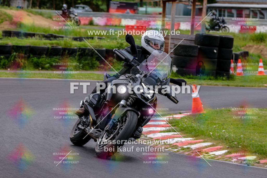 MotoTeamVBK-20159 | Hier findet Ihr Bilder von Touristenfahrten auf der Nürburgring Nordschleife oder von anderen Veranstaltungen die ich besucht habe. Viel Spass beim Durch Schauen 
